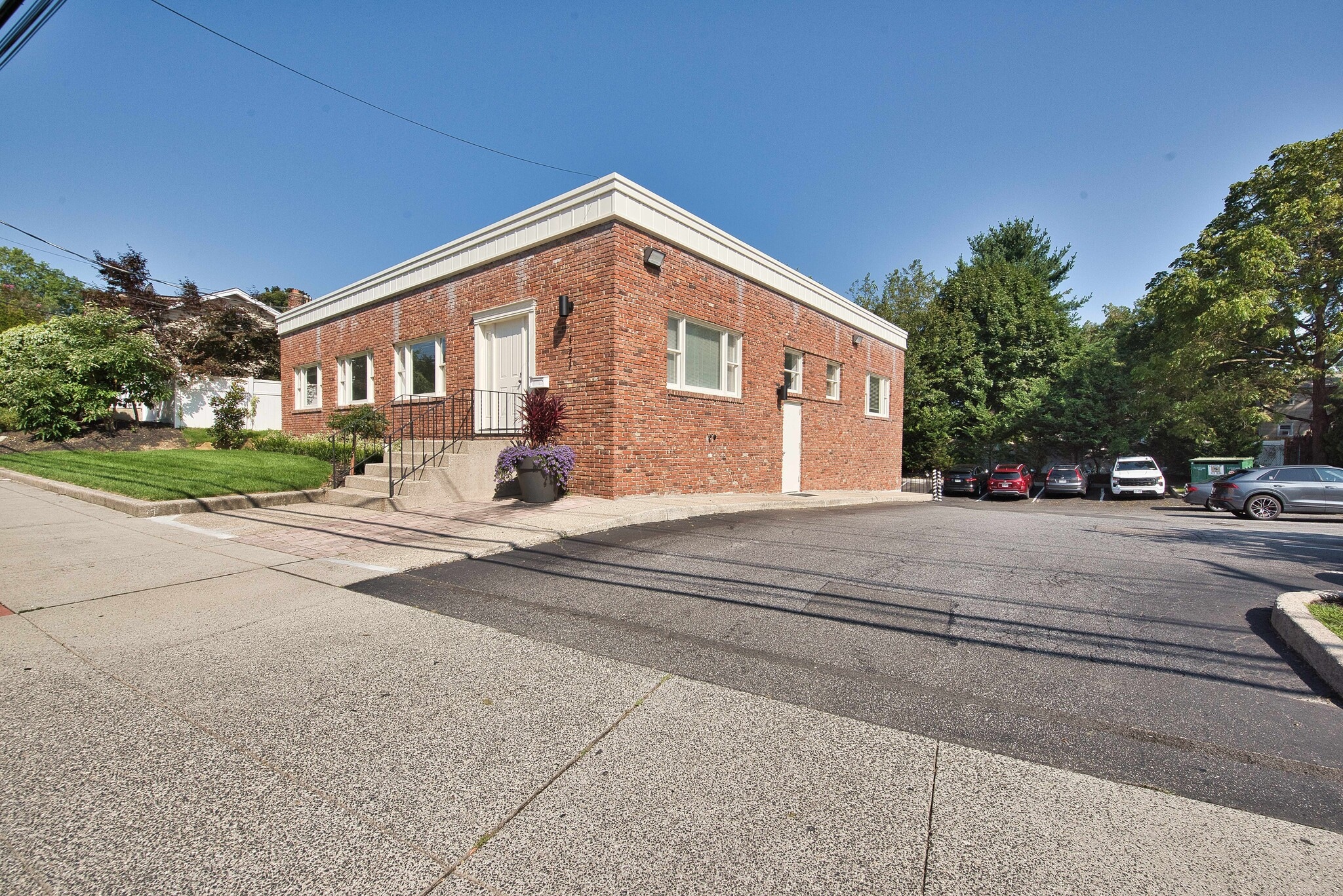121 Pulaski Rd, Kings Park, NY for Sale