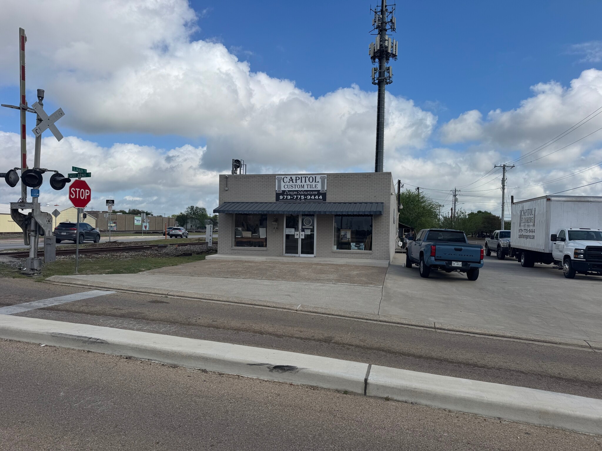 100 E 32nd St, Bryan, TX for Sale
