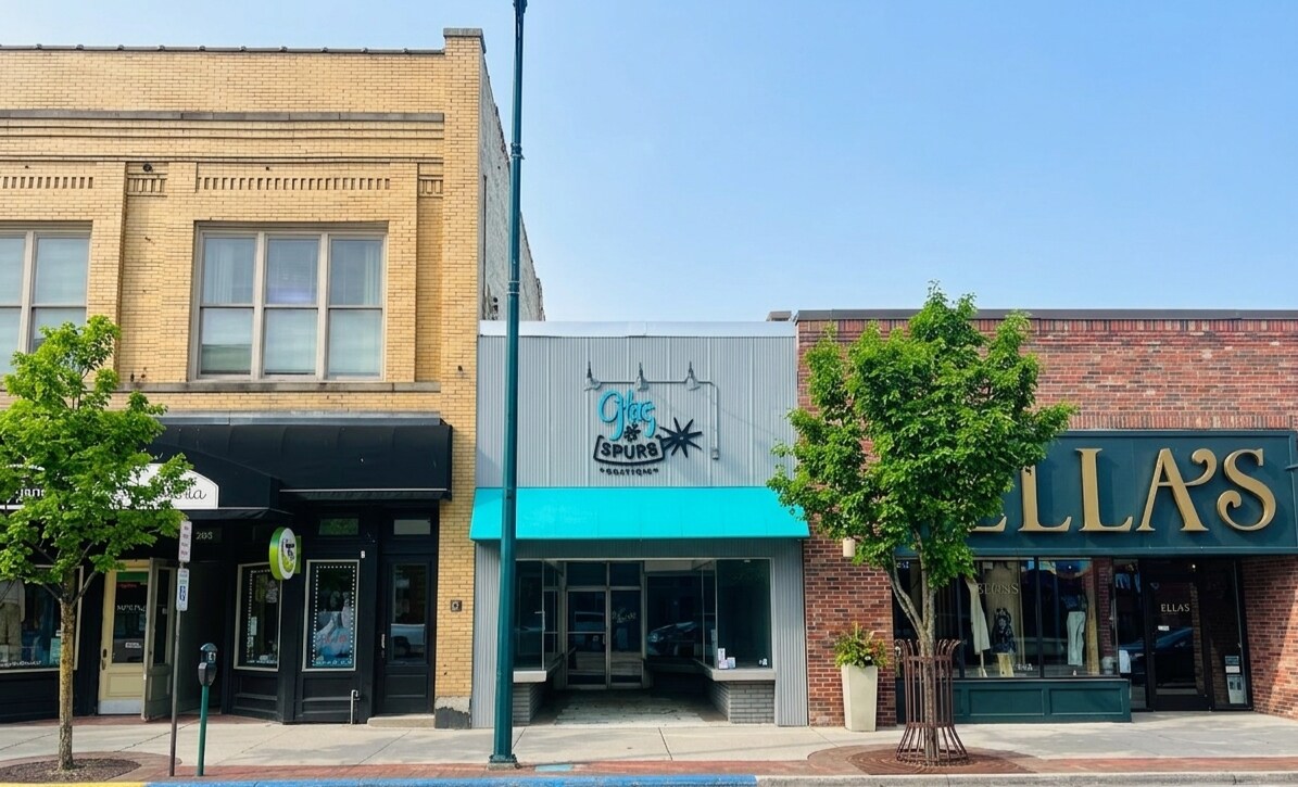 207 E Front St, Traverse City, MI for Sale