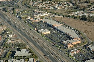 Vista, CA Retail - 1900-1998 Hacienda Dr