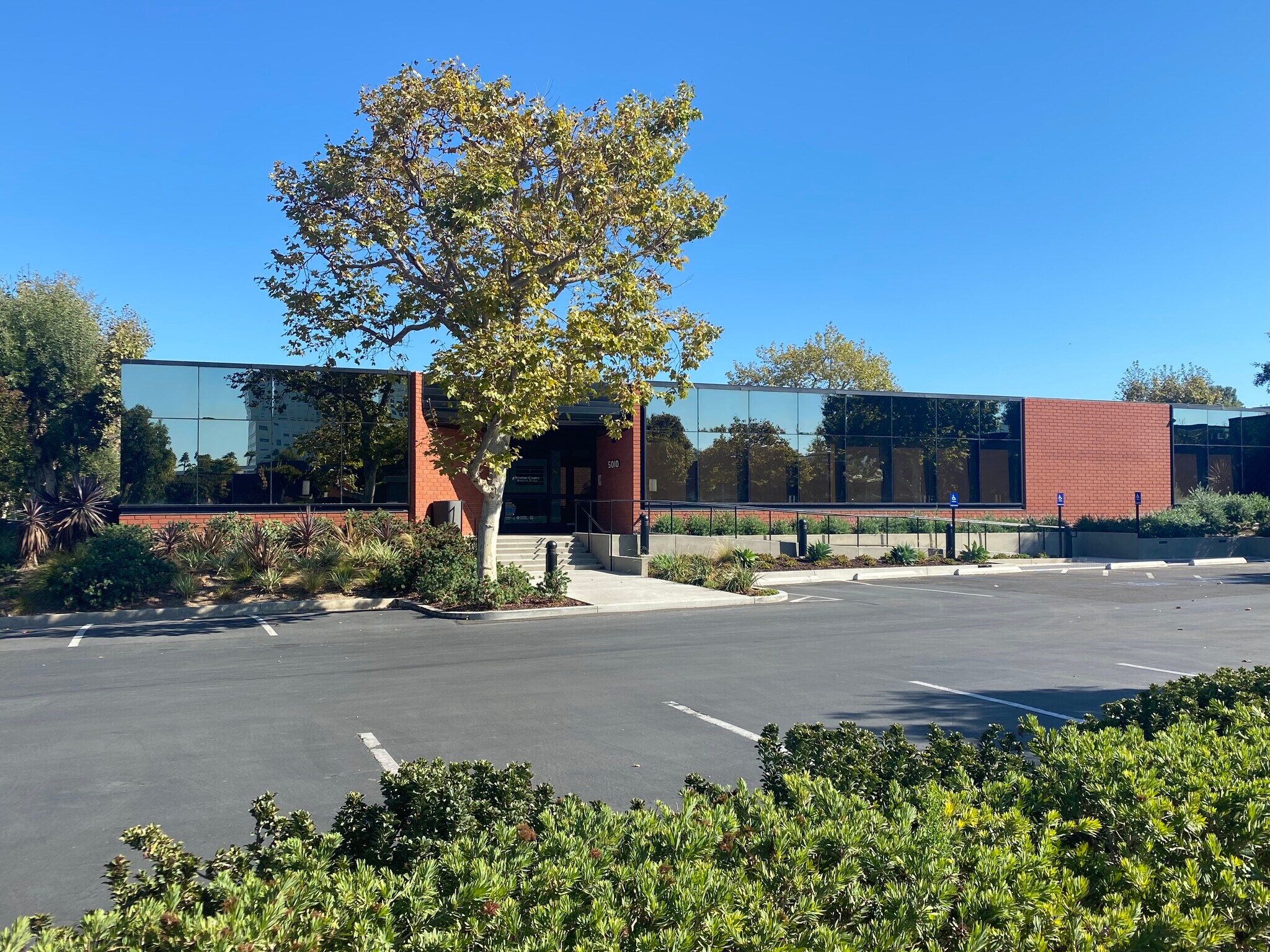 5010 Campus Dr, Newport Beach, CA for Rent