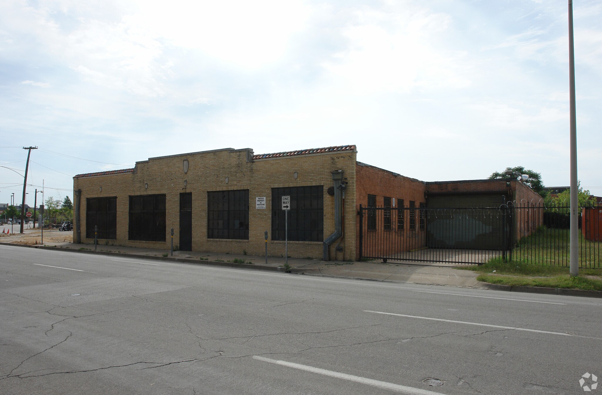 1820 Canton St Dallas, TX 75201 Industrial Property for Sale on