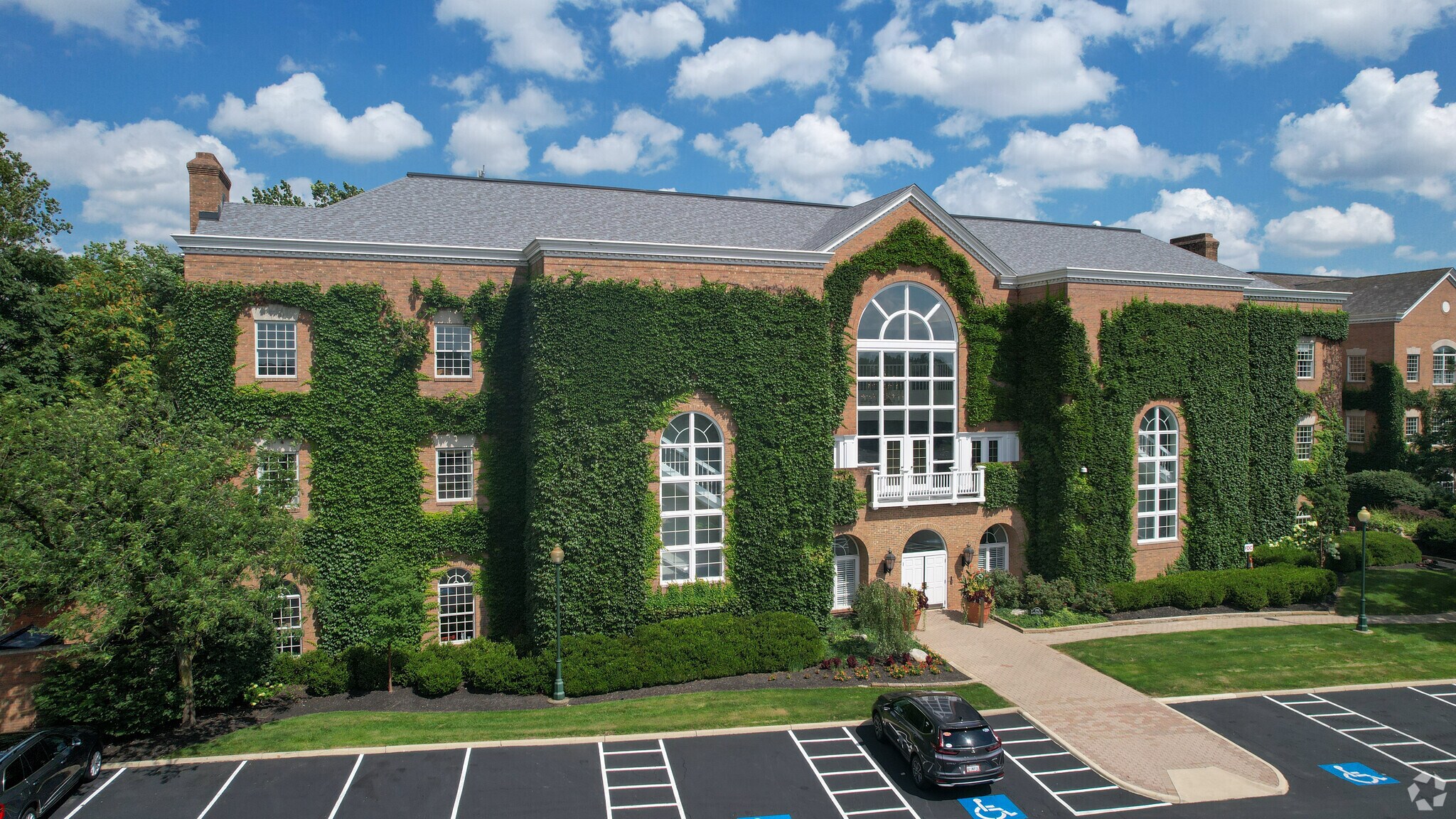 1700 Lake Shore Dr, Columbus, OH for Rent