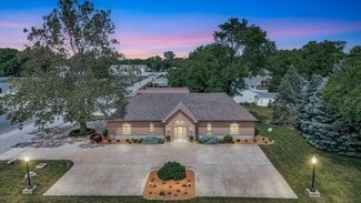 Fairbury, IL Office - 606 W Oak St
