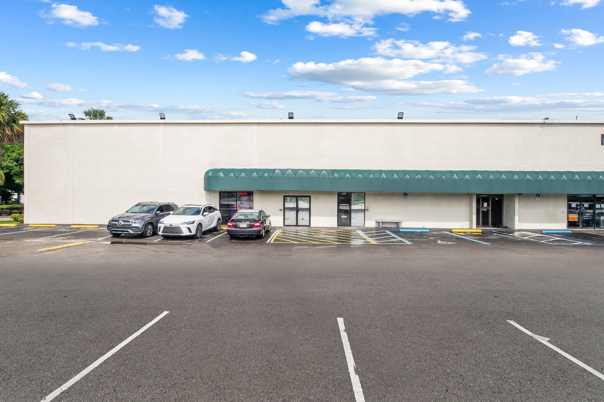 5611 N State Road 7, North Lauderdale, FL for Rent