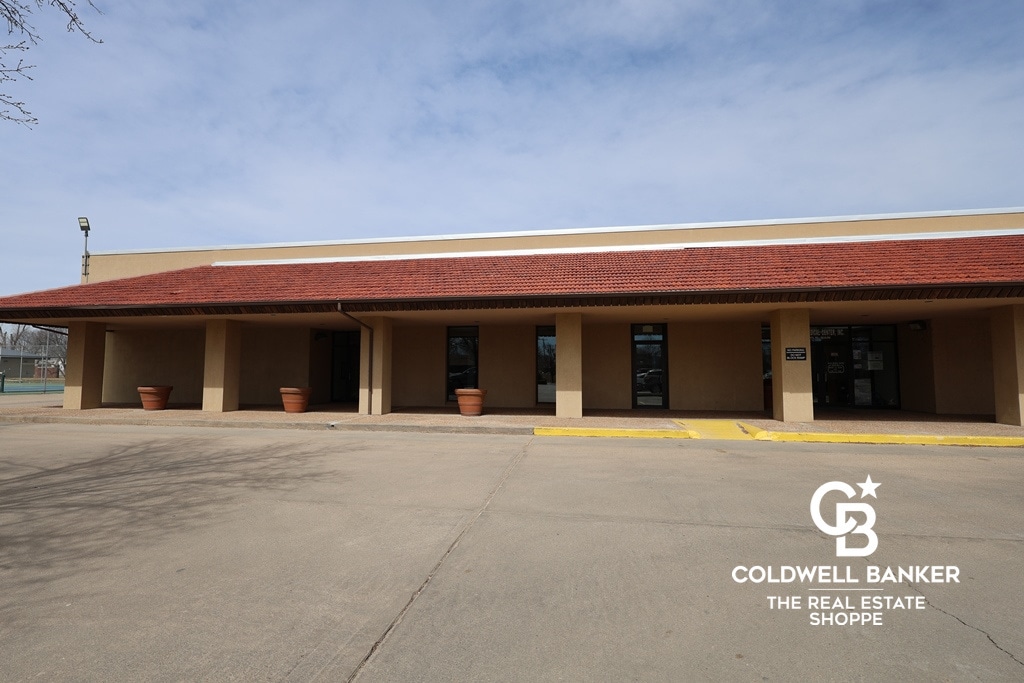 911 N Main St, Garden City, KS for Rent