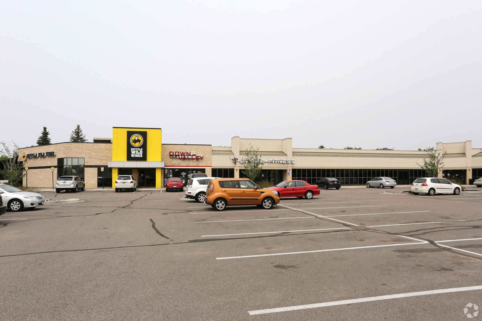 5510-5590 W Broadway Ave, Crystal, MN for Rent