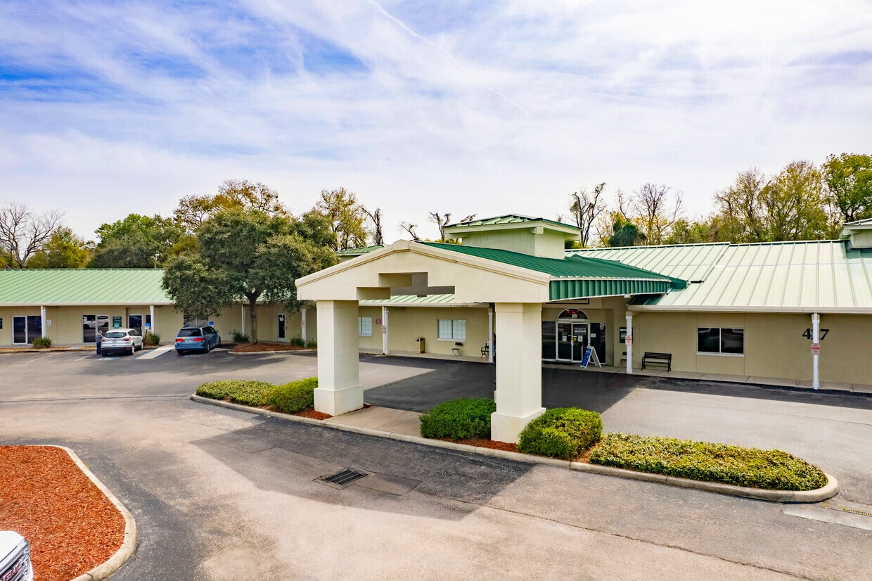 425-427 S Parsons Ave, Brandon, FL for Rent