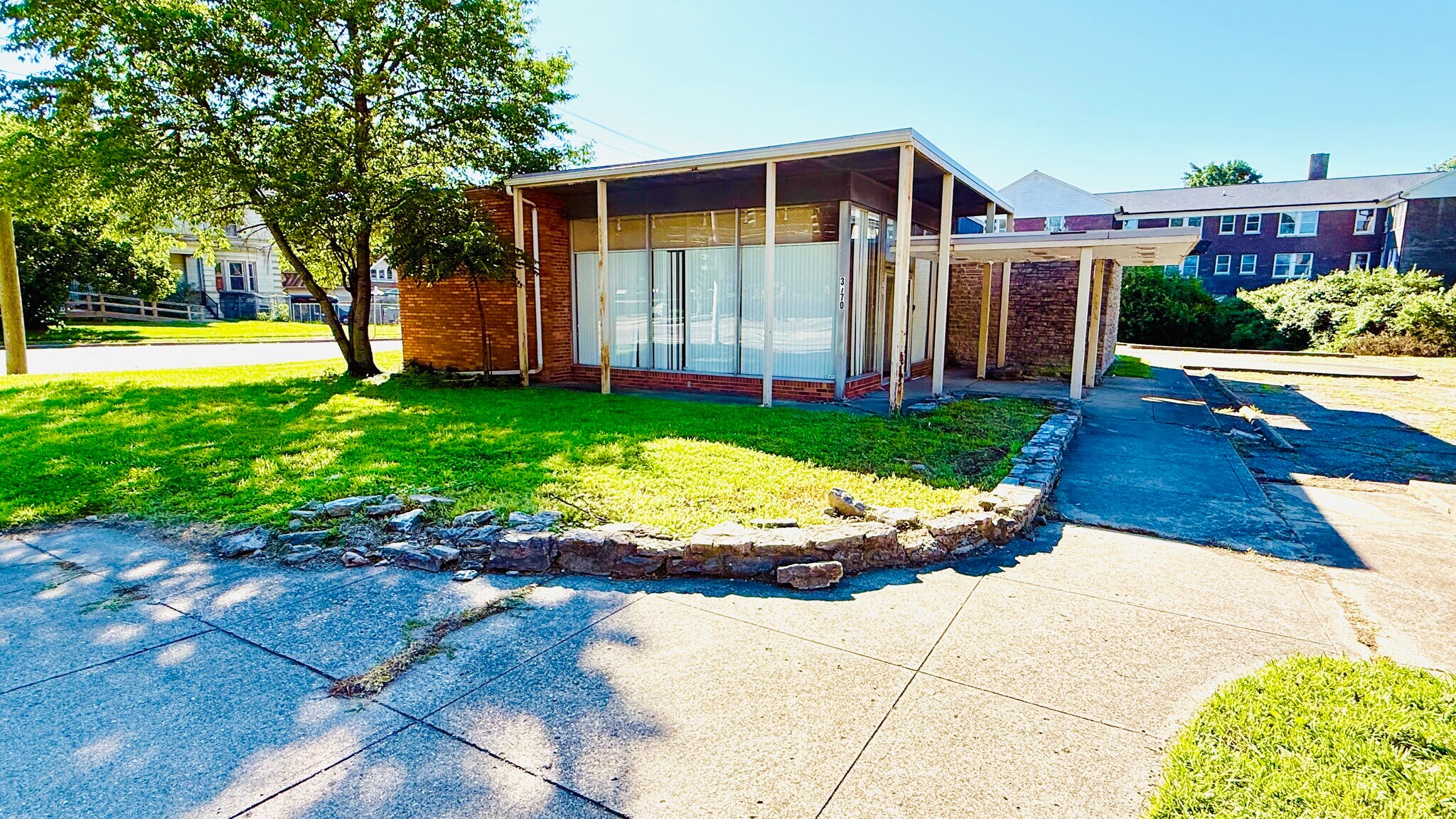 3770 Reading Rd, Cincinnati, OH for Sale