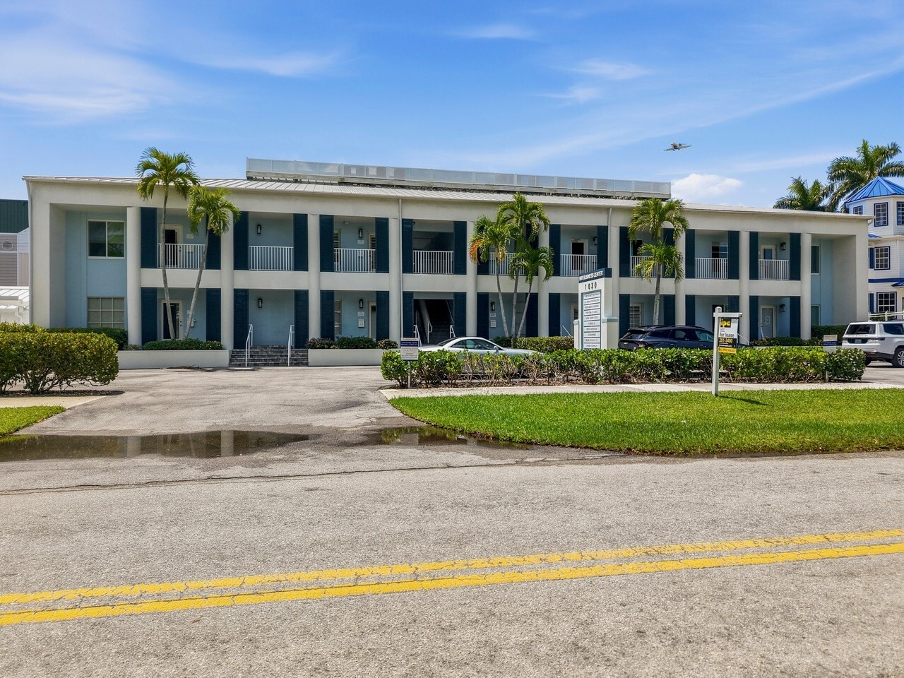 1020 8th Ave S, Naples, FL for Sale