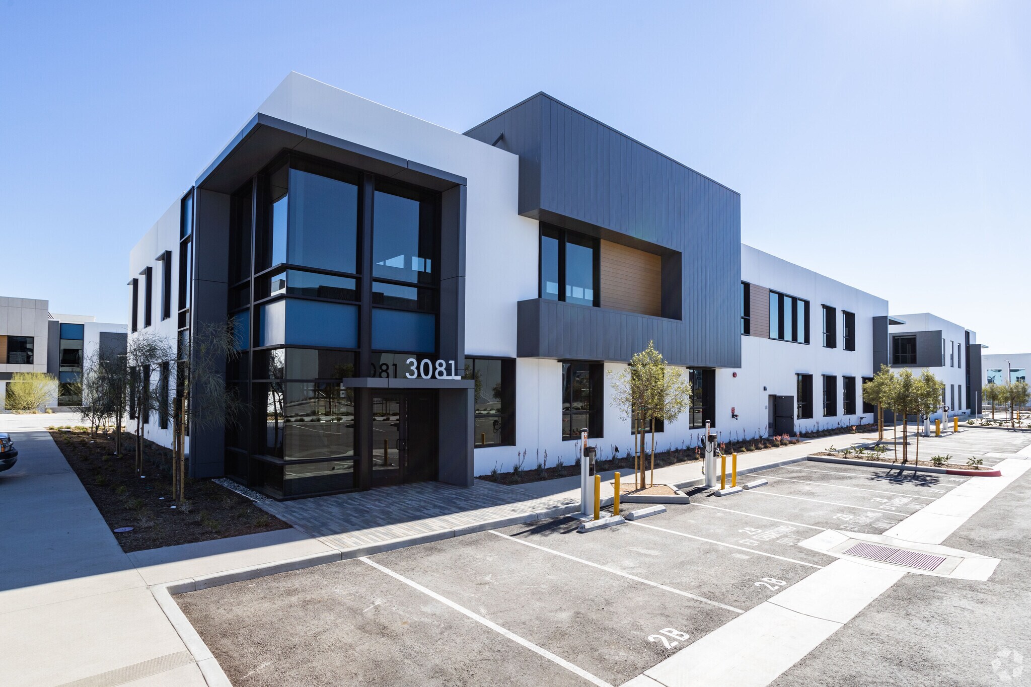 3031-3035 N Hollywood Way, Burbank, CA for Sale