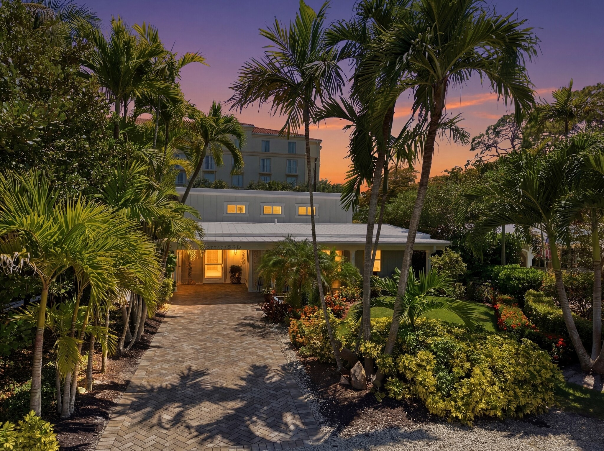 840 Myrtle Ter, Naples, FL for Sale