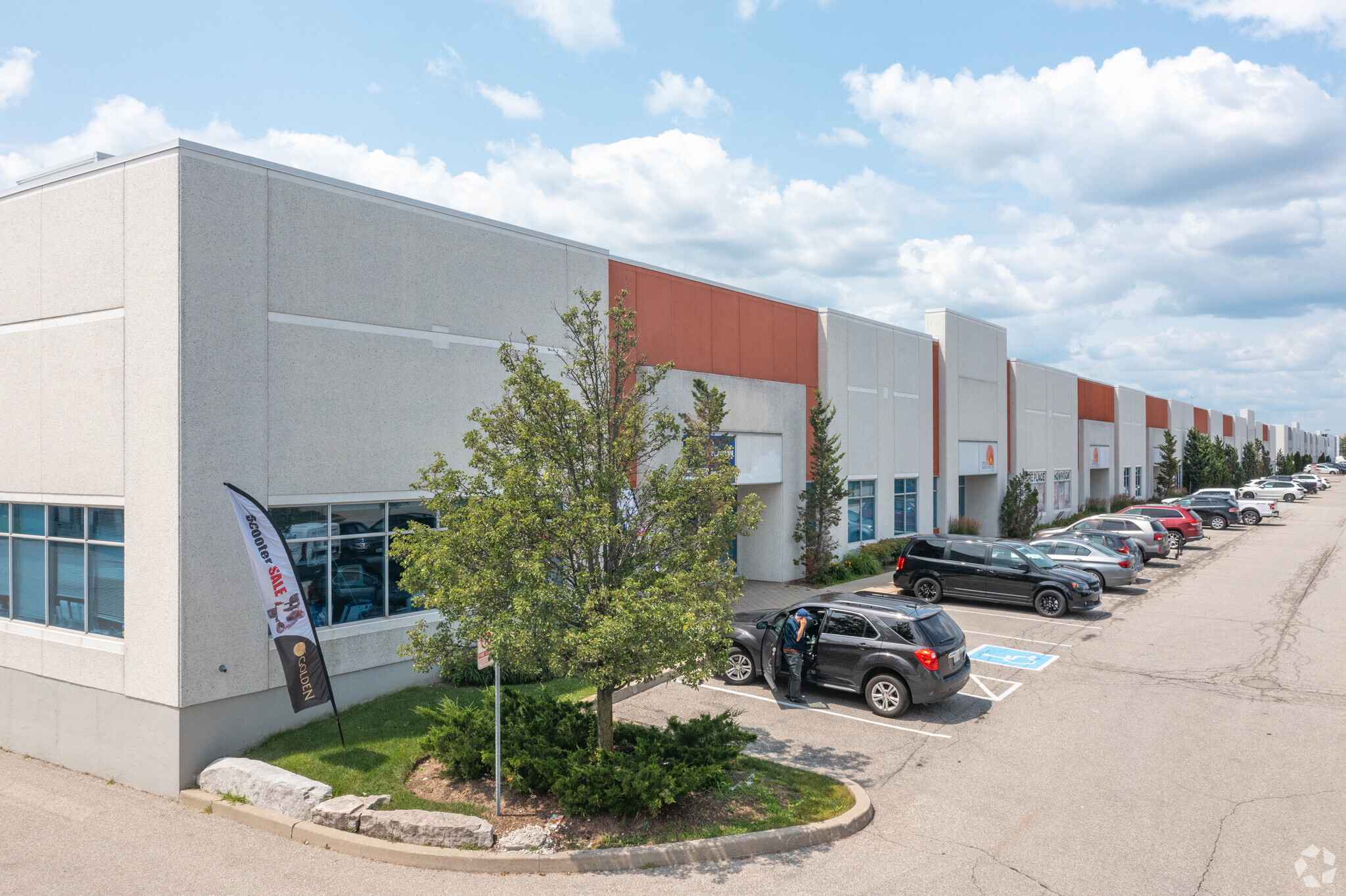 3600A Laird Rd, Mississauga, ON for Rent