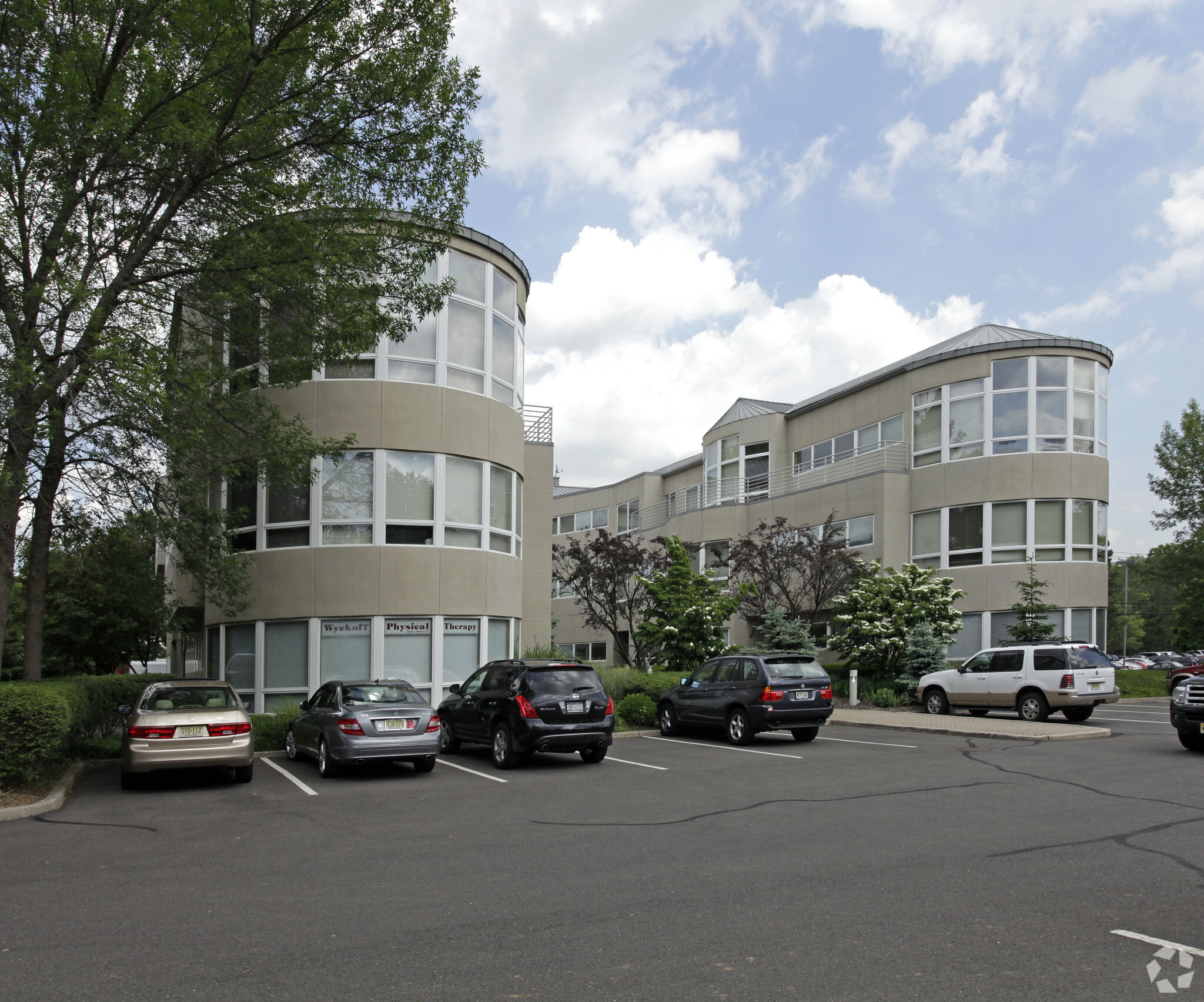 860 Wyckoff Ave, Mahwah, NJ for Rent