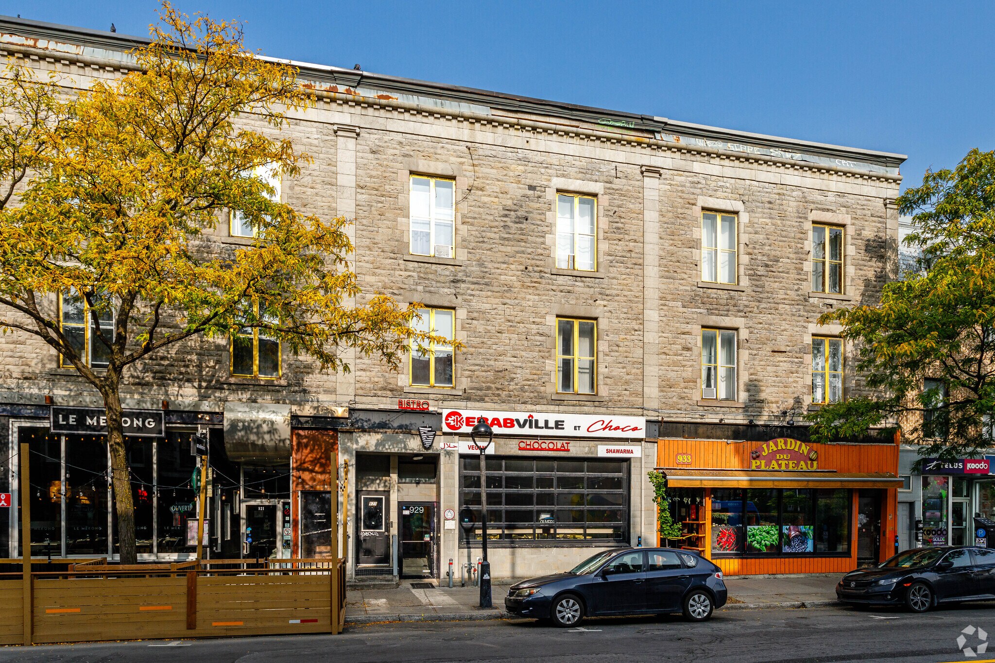 927-939 Av Du Mont-Royal E, Montréal, QC for Rent