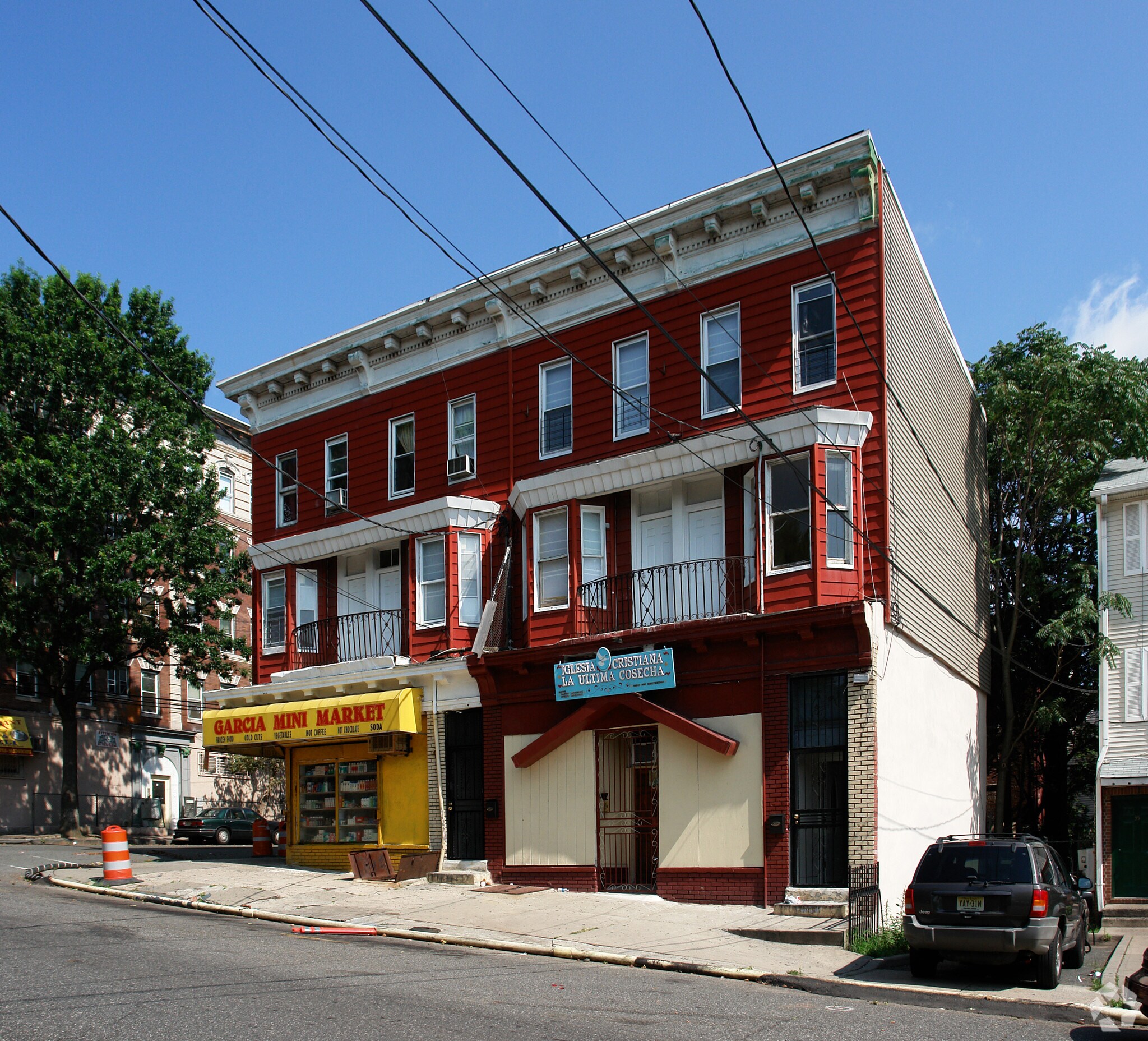 37-39 Victoria Ave, Newark, NJ for Rent