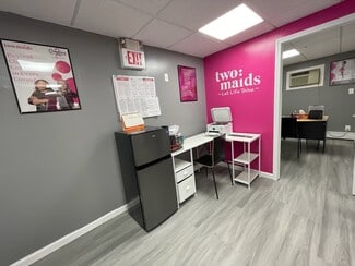 Mineola, NY Retail - 90 Main St