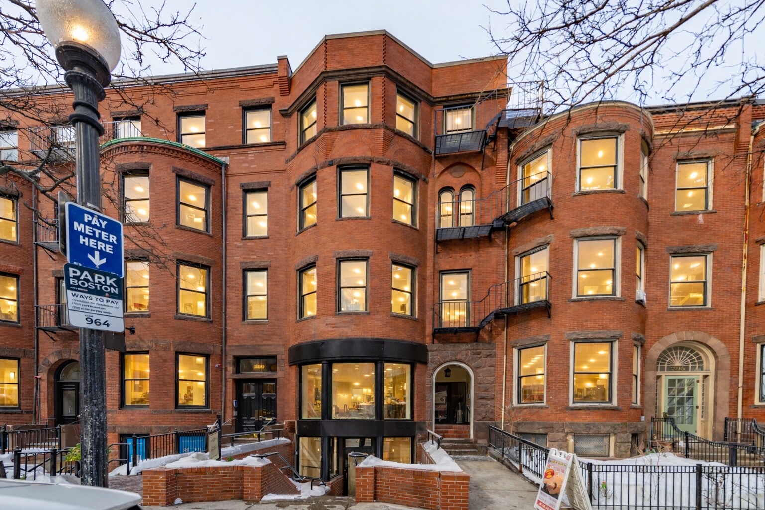 297 Newbury St, Boston, MA for Sale