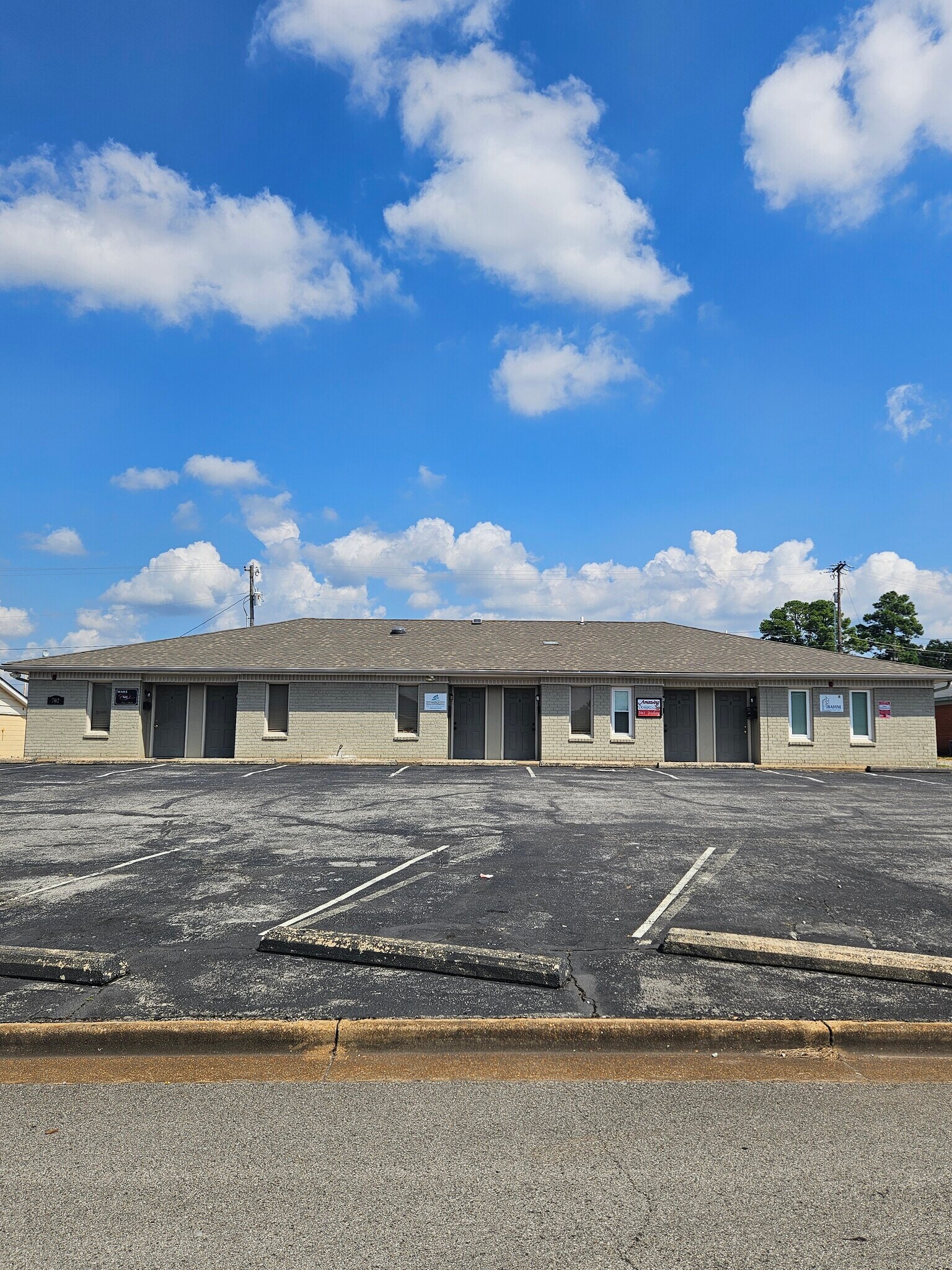 702 Arcadia Cir NW, Huntsville, AL for Sale