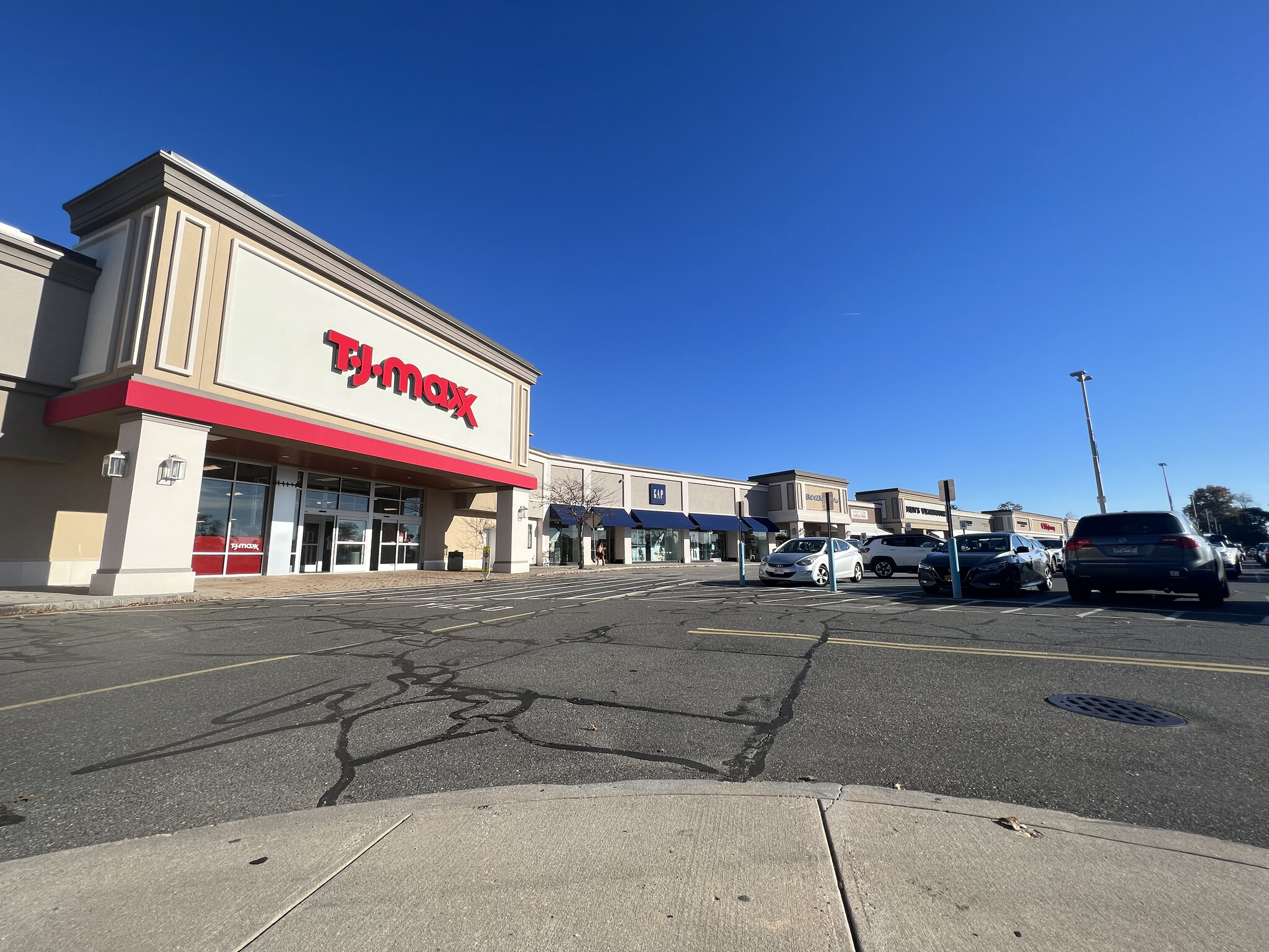 401-419 S Oyster Bay Rd, Plainview, NY for Rent