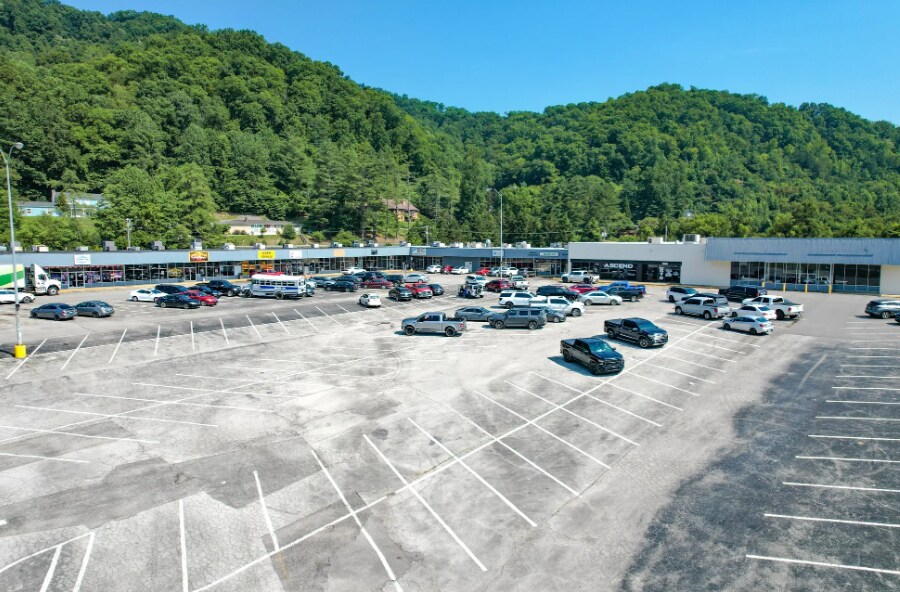 94-154 Grand Vue Plz, Hazard, KY for Sale