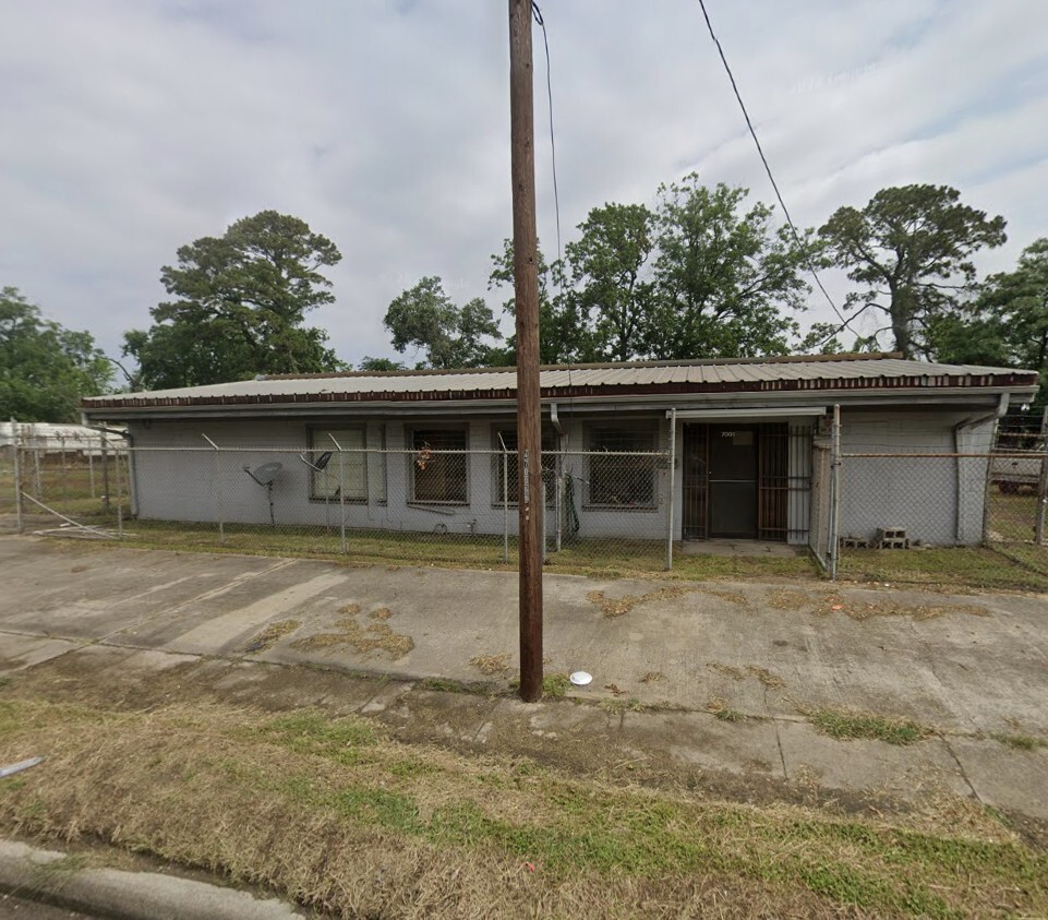 7001 Weaver Rd, Houston, TX for Rent