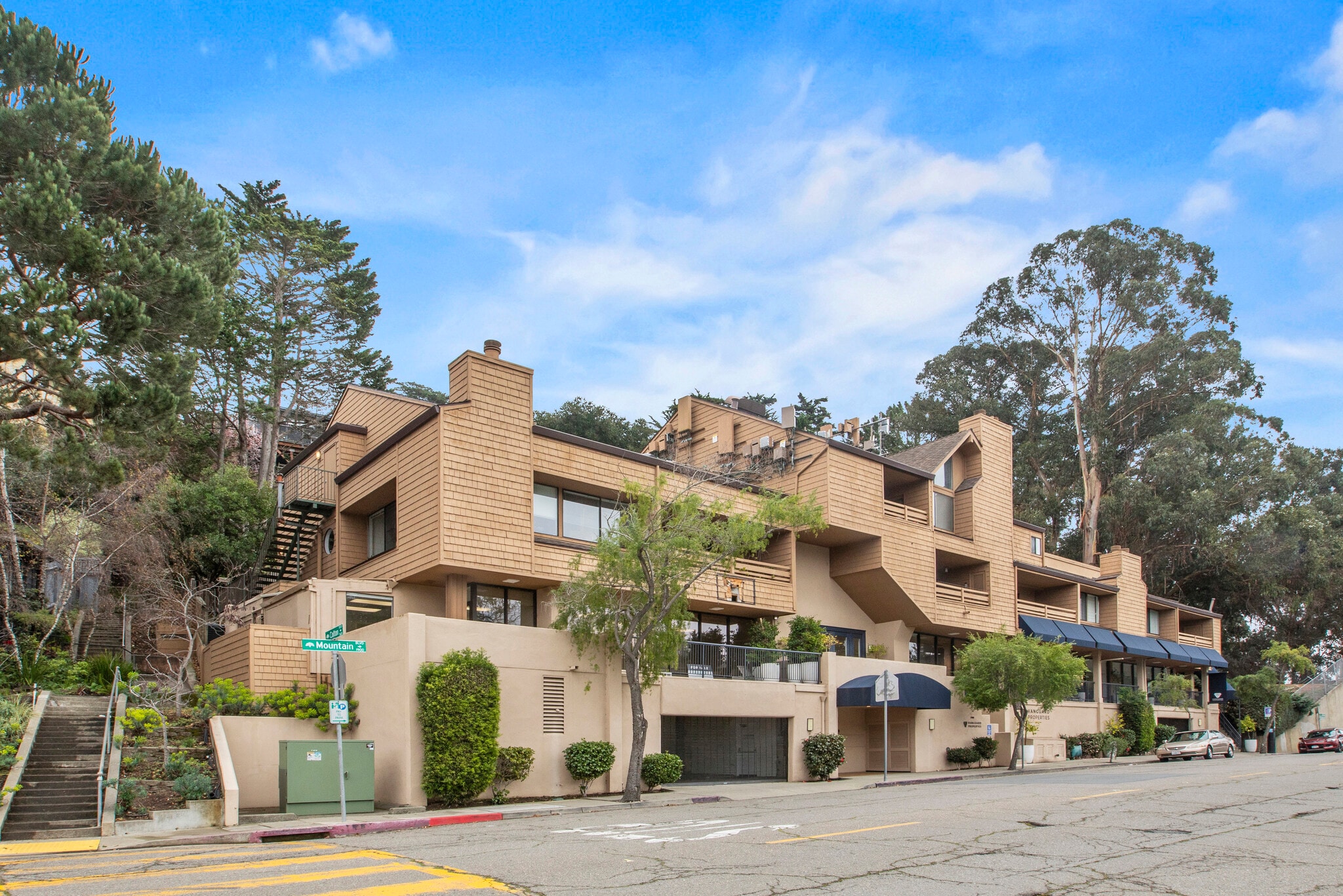 1900 Mountain Blvd, Oakland, CA for Sale