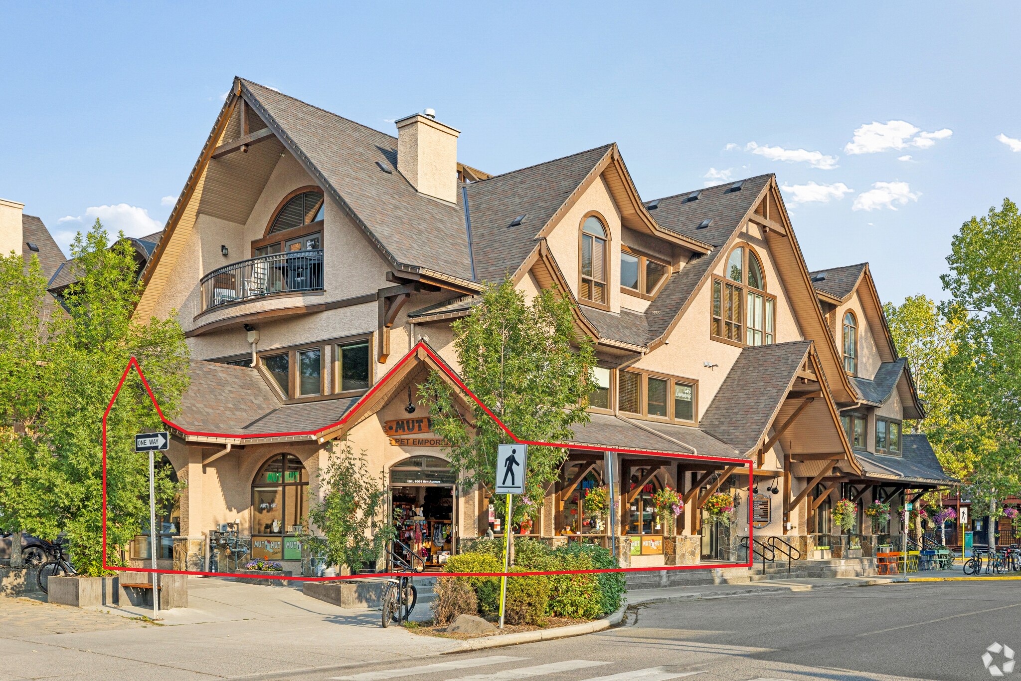 1001 6 Ave, Canmore, AB for Rent