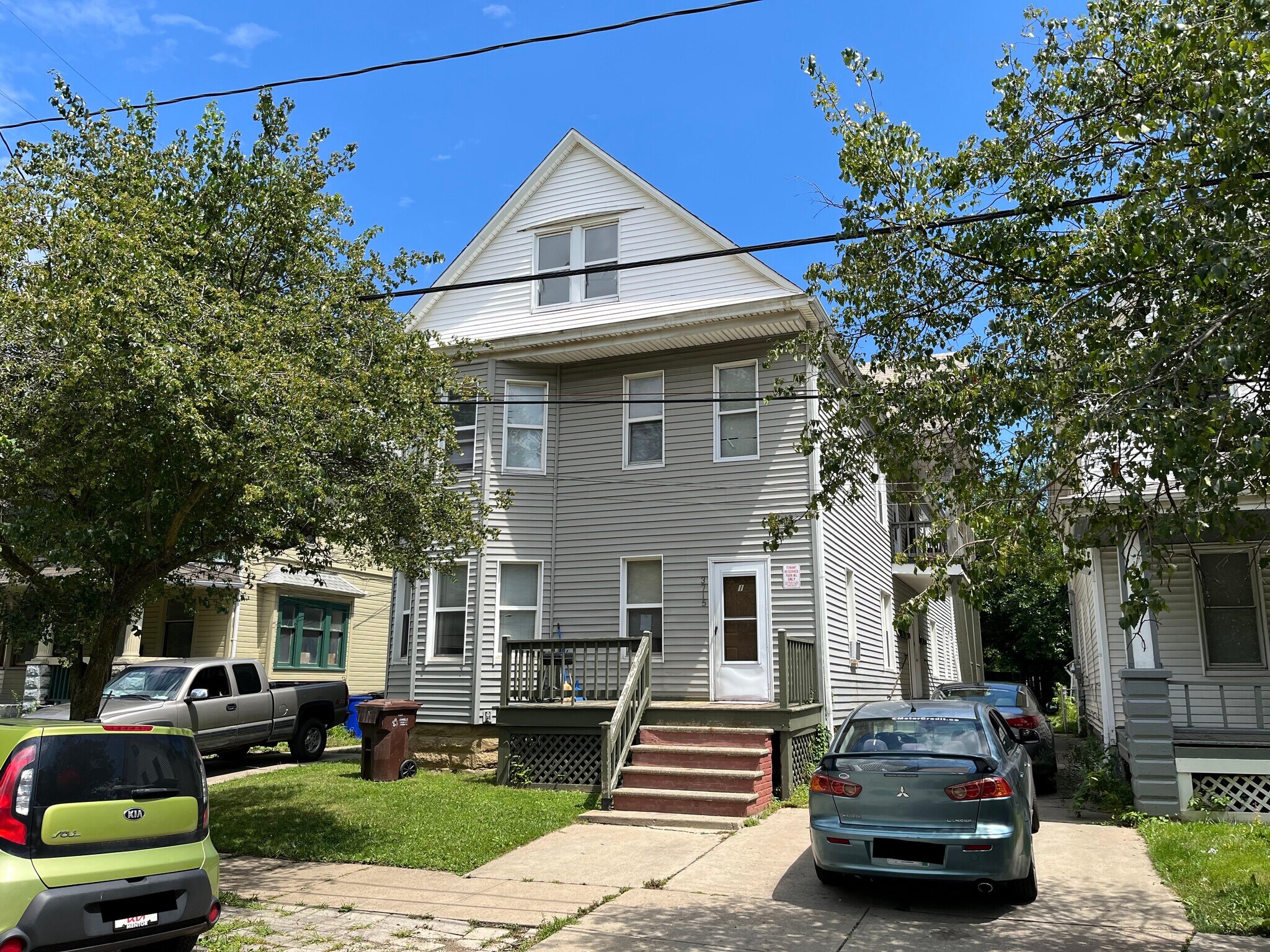3715 E 61st St, Cleveland, OH for Sale