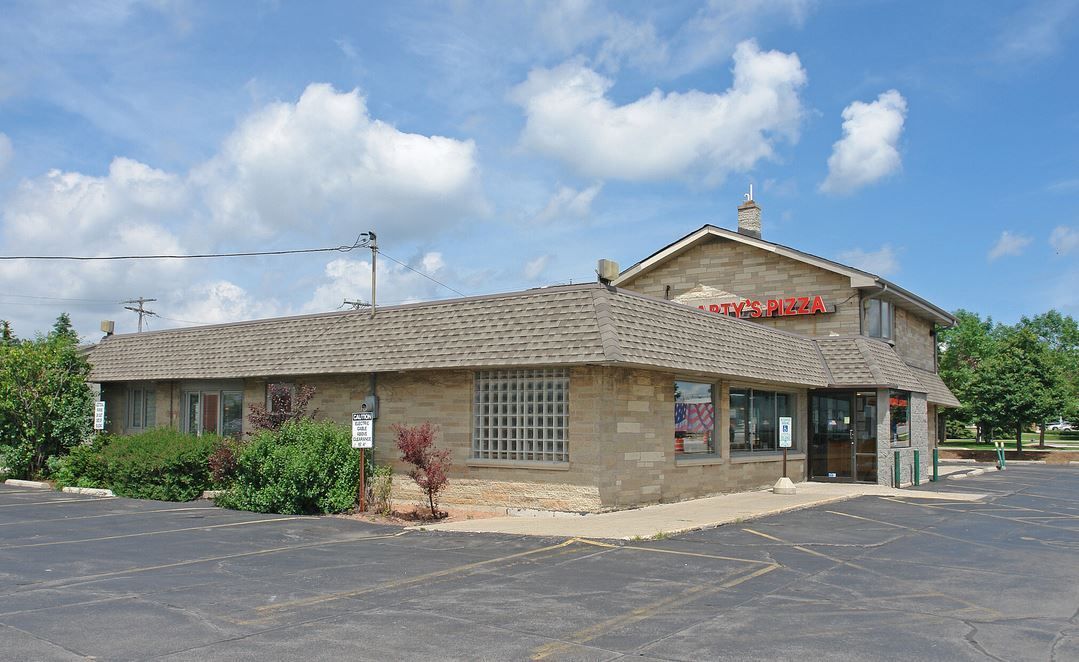 16680 W Bluemound Rd, Brookfield, WI for Sale