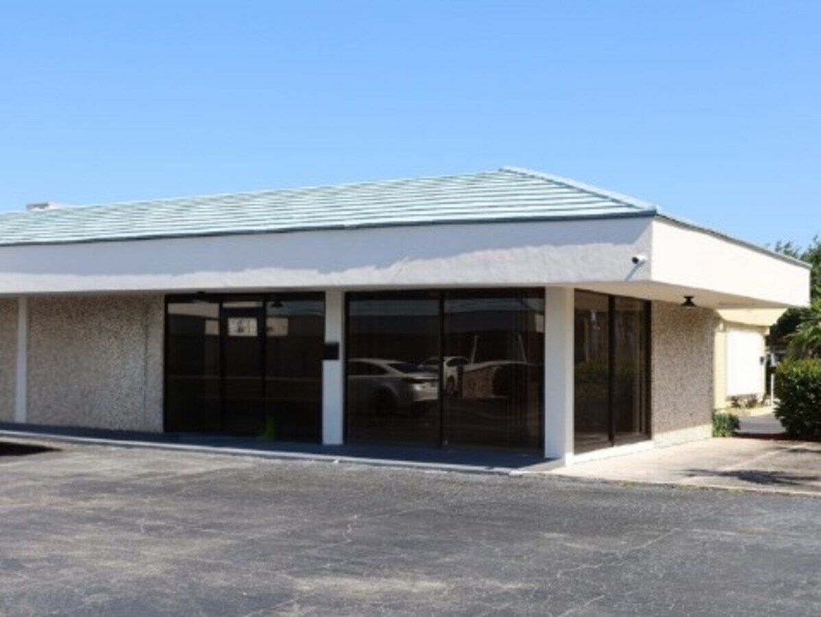 1249-1263 10th St, Lake Park, FL for Rent