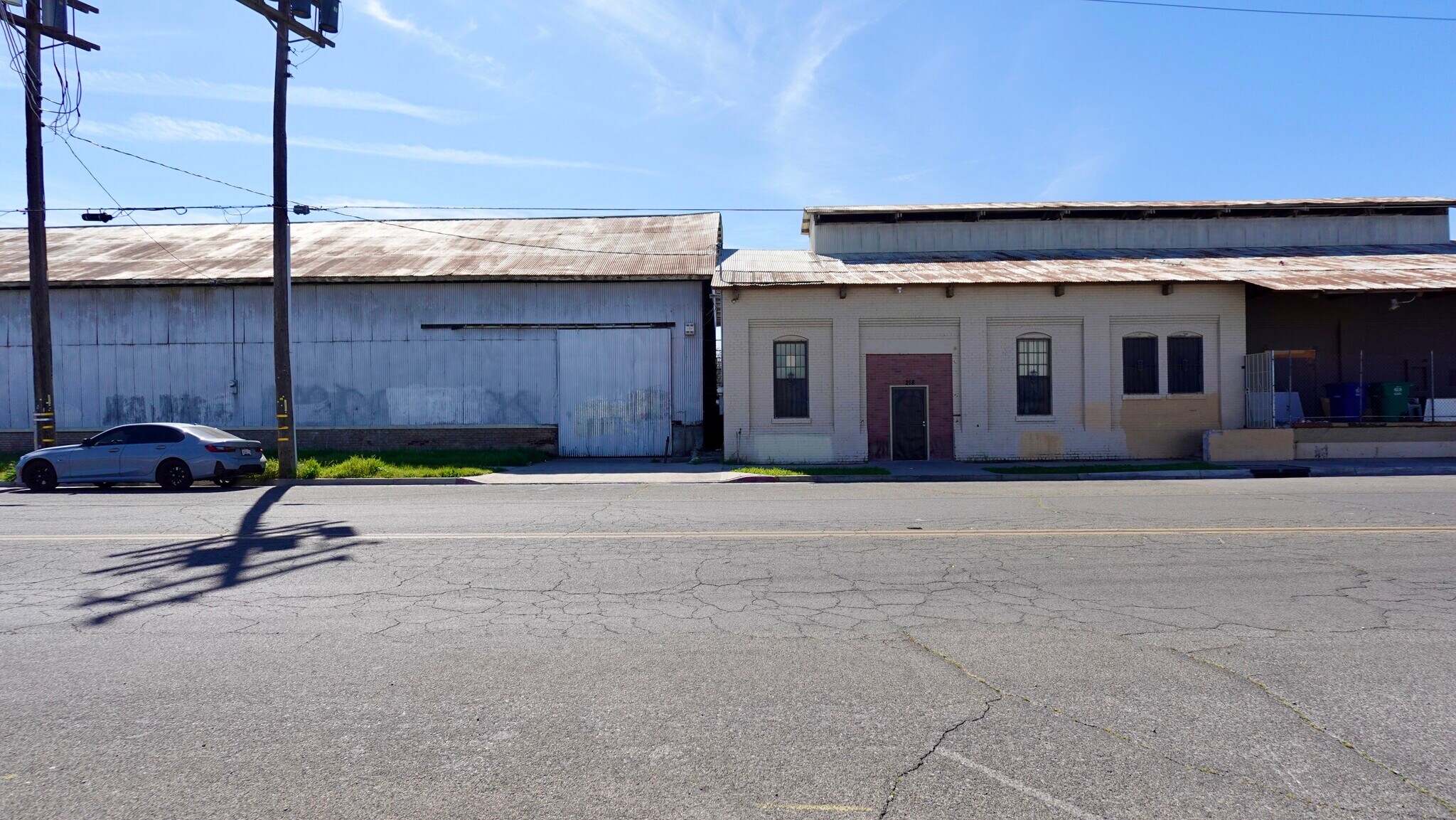 216 N E St, Madera, CA for Sale