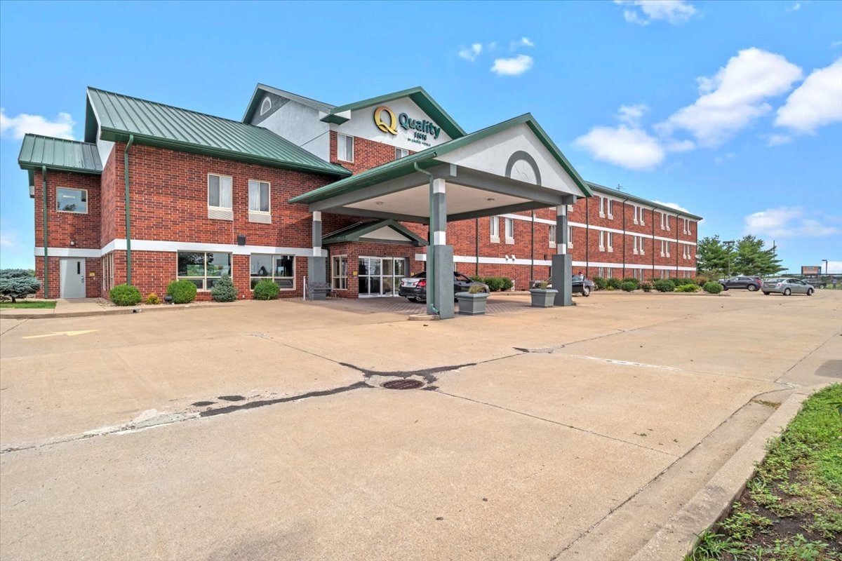 200 Comfort Dr, South Jacksonville, IL for Sale