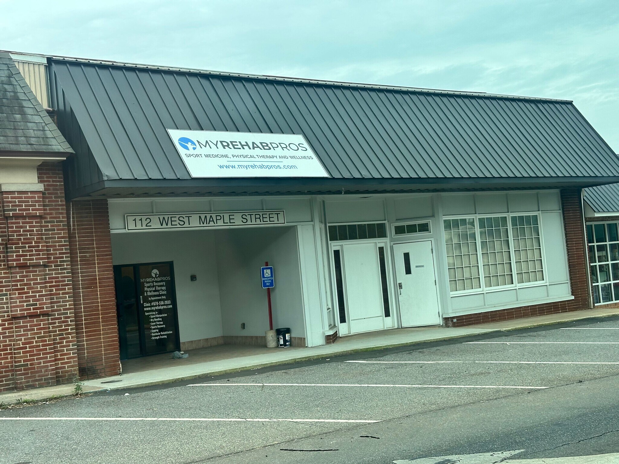 112 W Maple St, Cumming, GA for Rent
