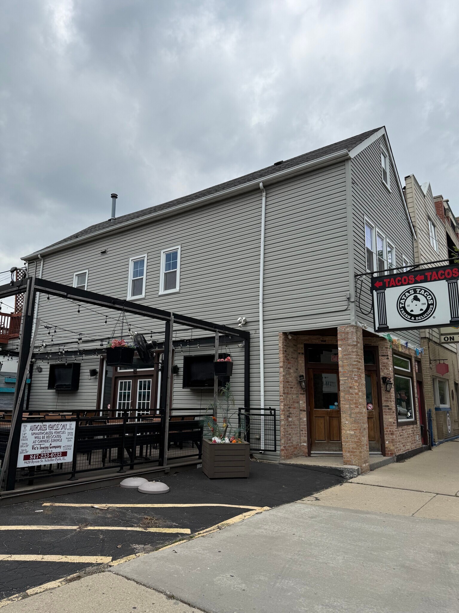 2826 N LINCOLN Ave, Chicago, IL for Rent