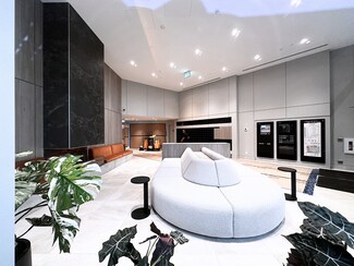 Richmond, BC Retail - 5651 No. 3 Rd