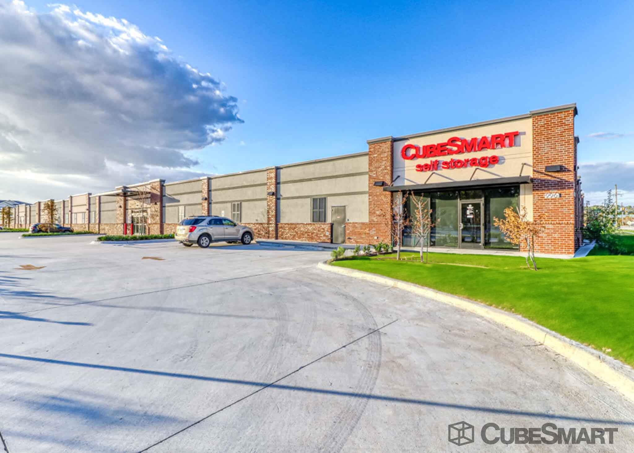 5050 Azle Ave, Fort Worth, TX for Sale