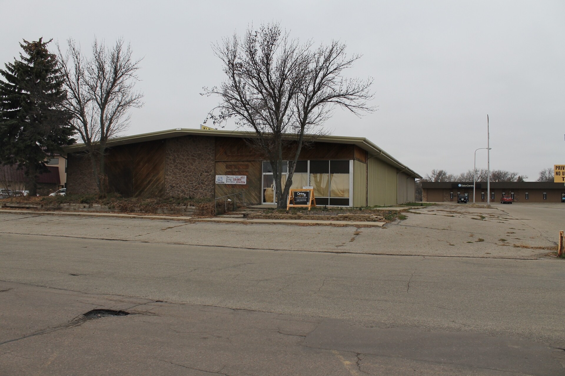 406 S Wilson St Aberdeen, SD 57401 Retail Property for Lease on