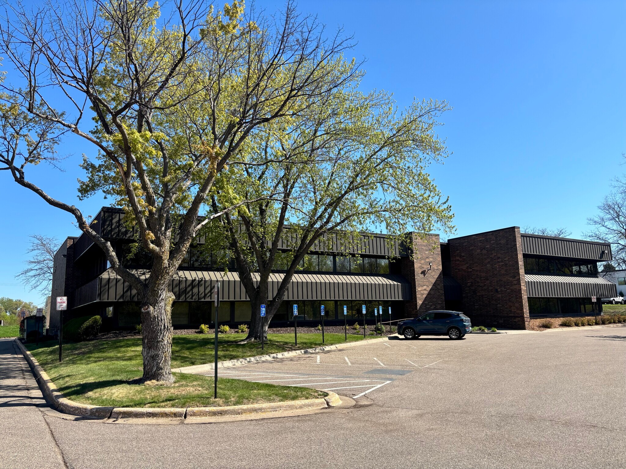 4825 Olson Memorial Hwy, Golden Valley, MN for Sale
