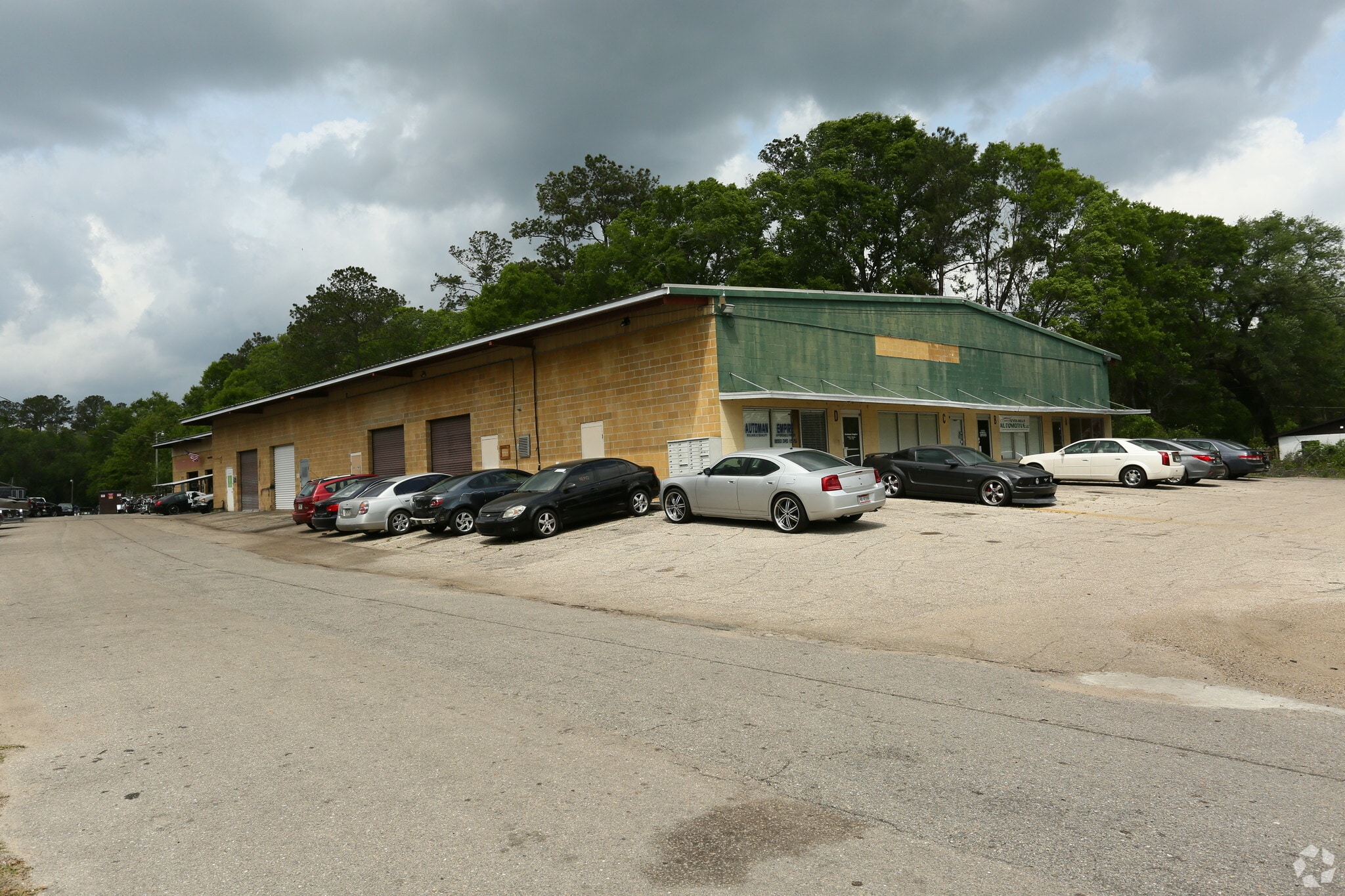 1540 Capital Cir SW, Tallahassee, FL for Rent