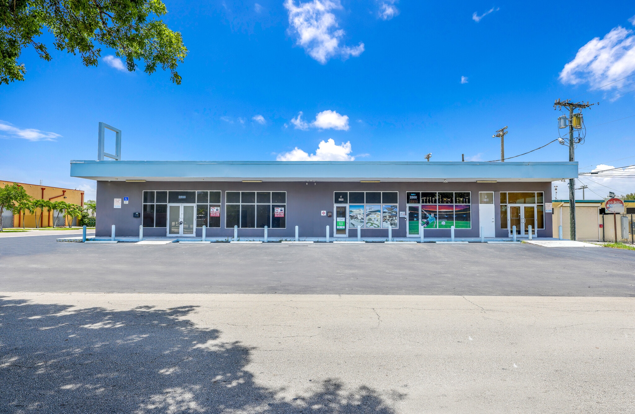 2300 N 23rd Ave, Hollywood, FL for Sale