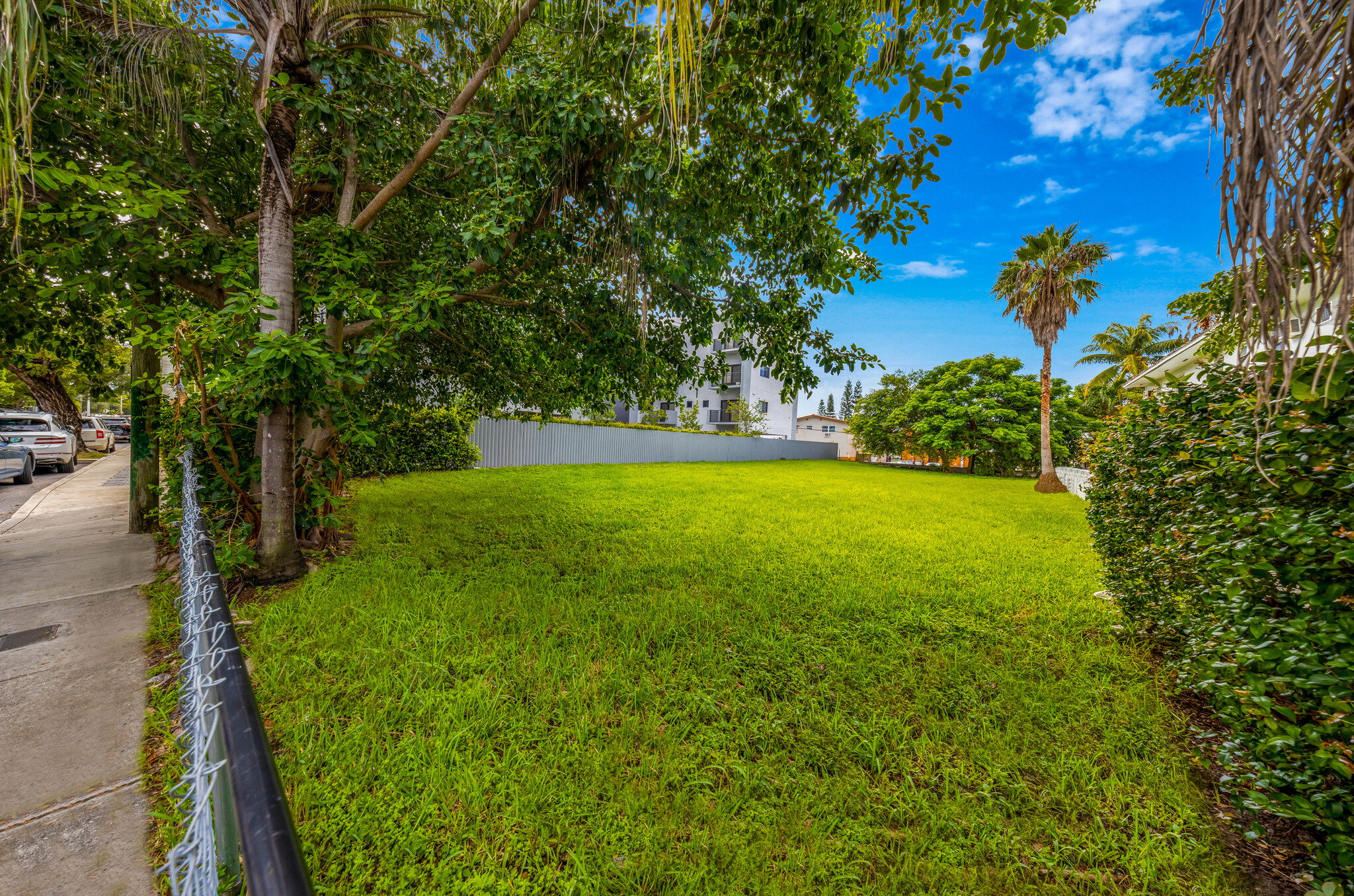 850 SW 2nd St, Miami, FL for Sale