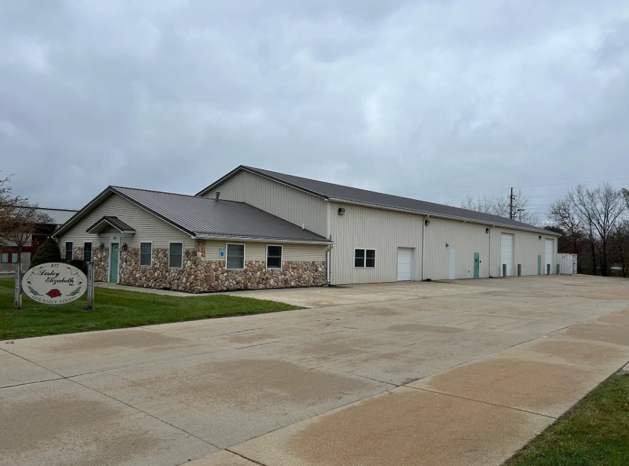 877 Whitney Dr, Lapeer, MI for Rent