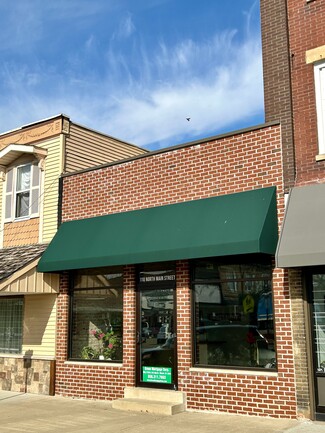 Walworth, WI Storefront - 110 N Main St