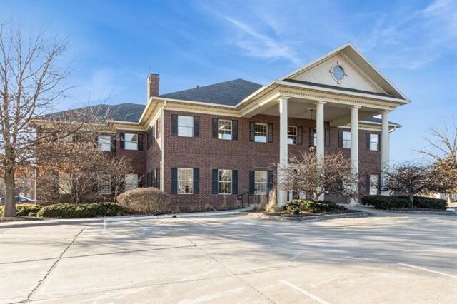 520 10th Ave, Coralville, IA for Sale