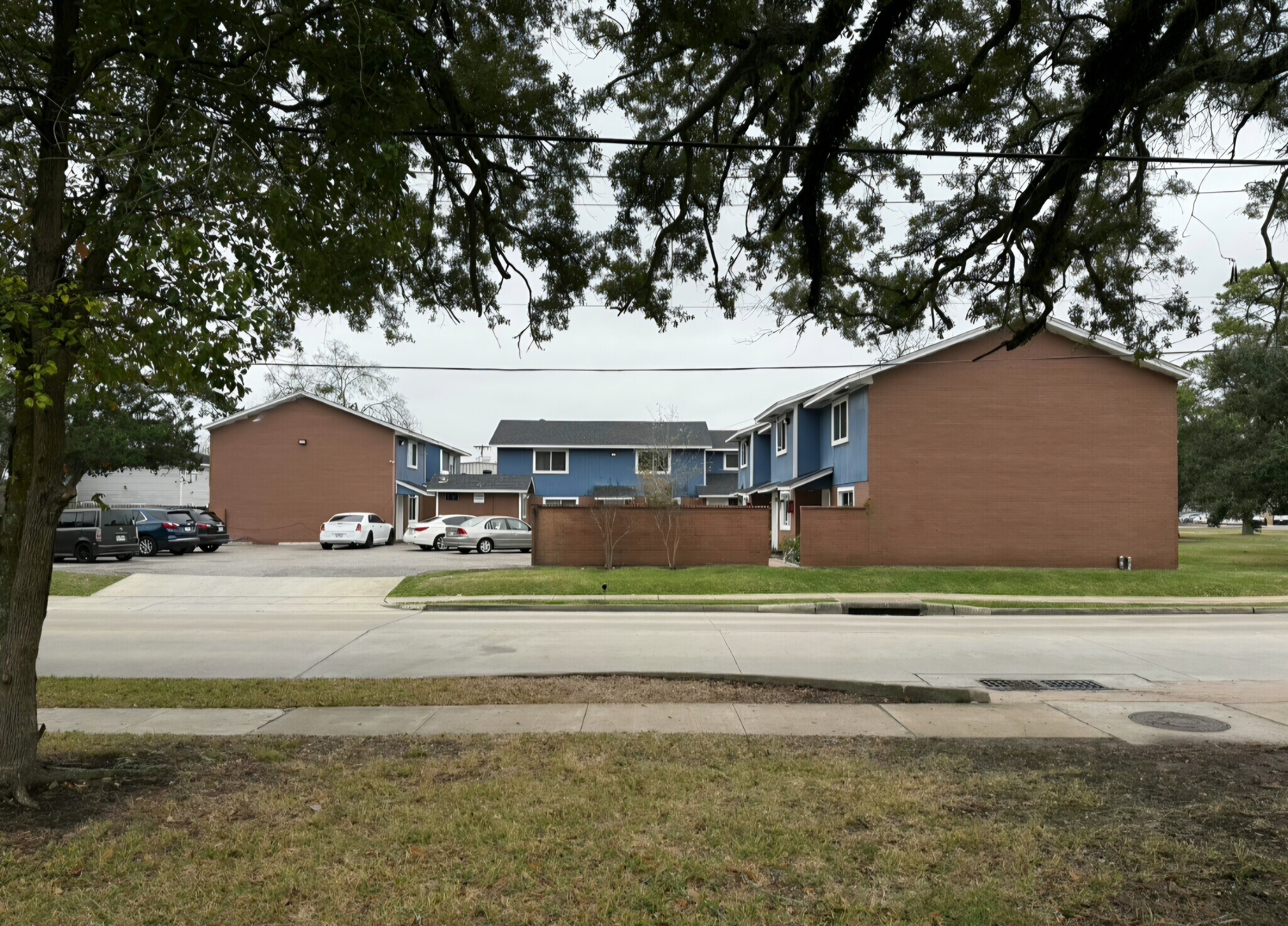 1904 Mustang Rd, Alvin, TX for Sale