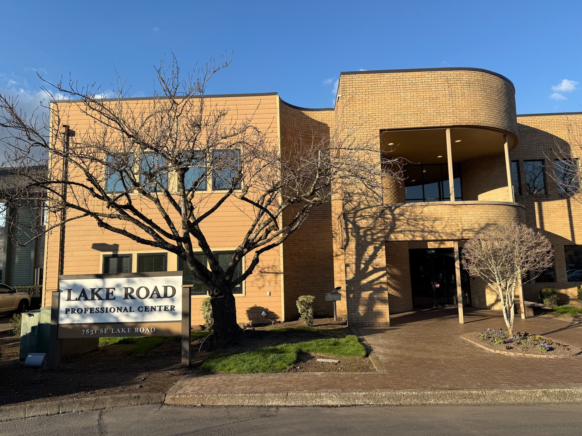 7831 SE Lake Rd, Portland, OR for Rent