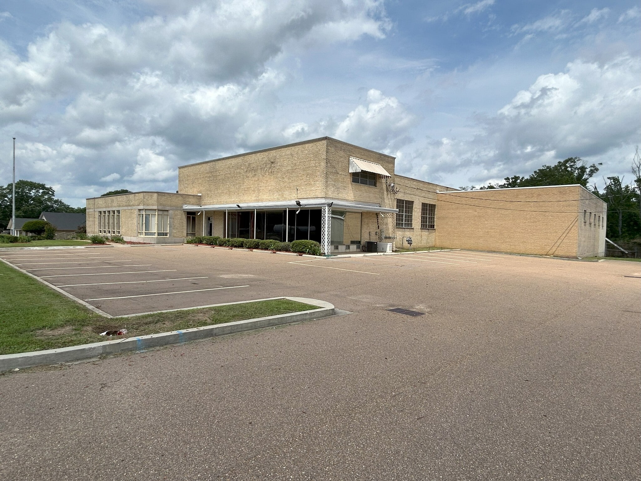 310 W Presley Blvd, Mccomb, MS for Sale