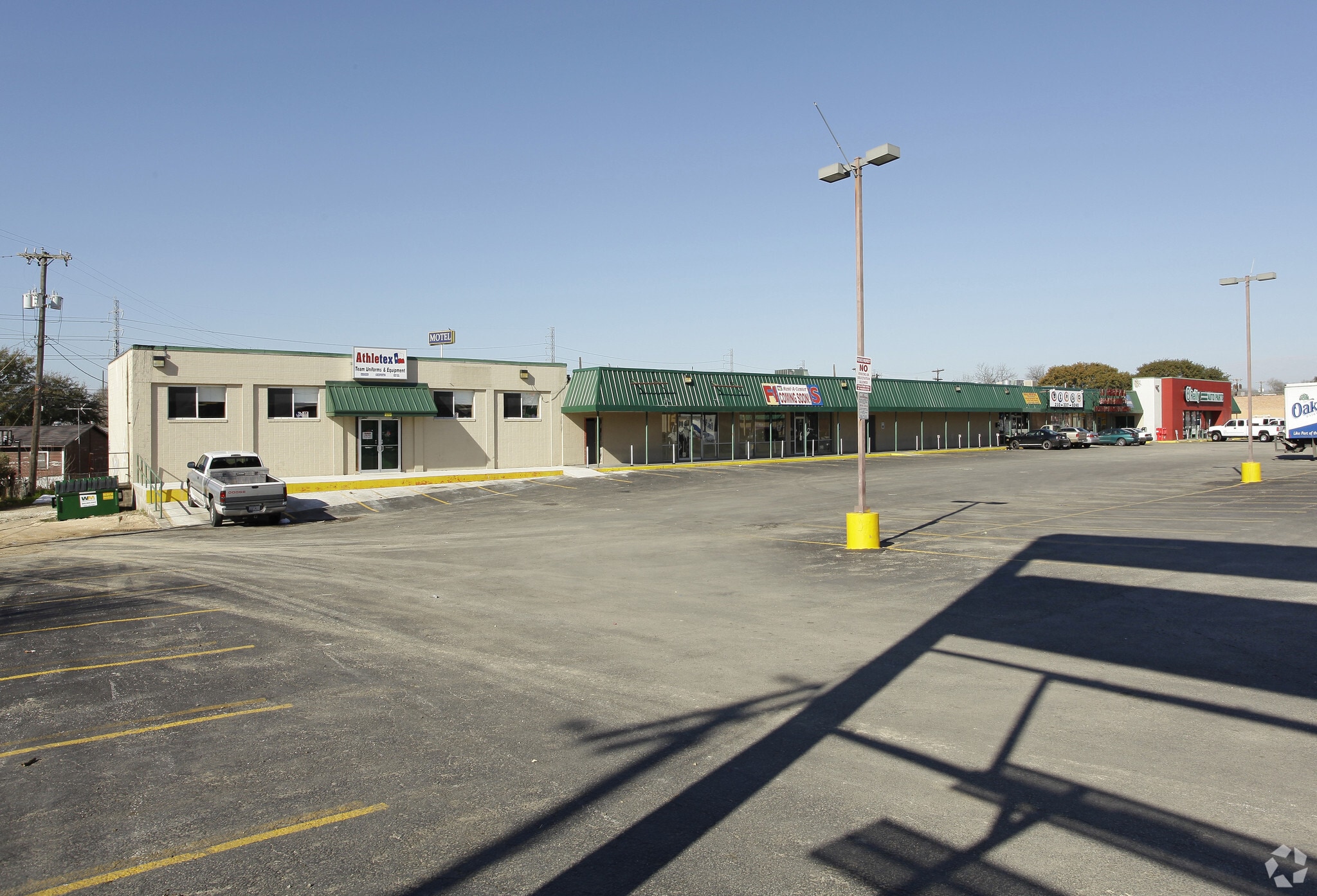 2100-2103 Goliad Rd, San Antonio, TX for Rent