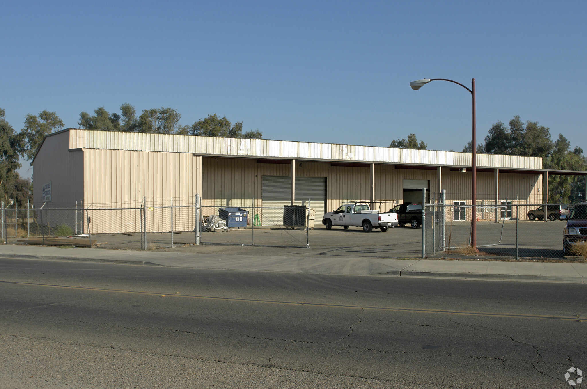 3984 N Parkway Dr Fresno, CA 93722 - Industrial Property for Lease on ...